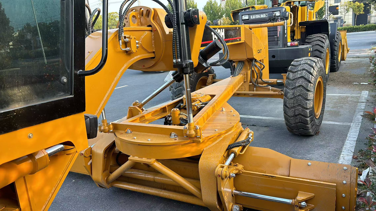 CATERPILLAR 140H used motor grader source supplier - Greder: slika 5 CATERPILLAR 140H used motor grader source supplier - Greder: slika 5