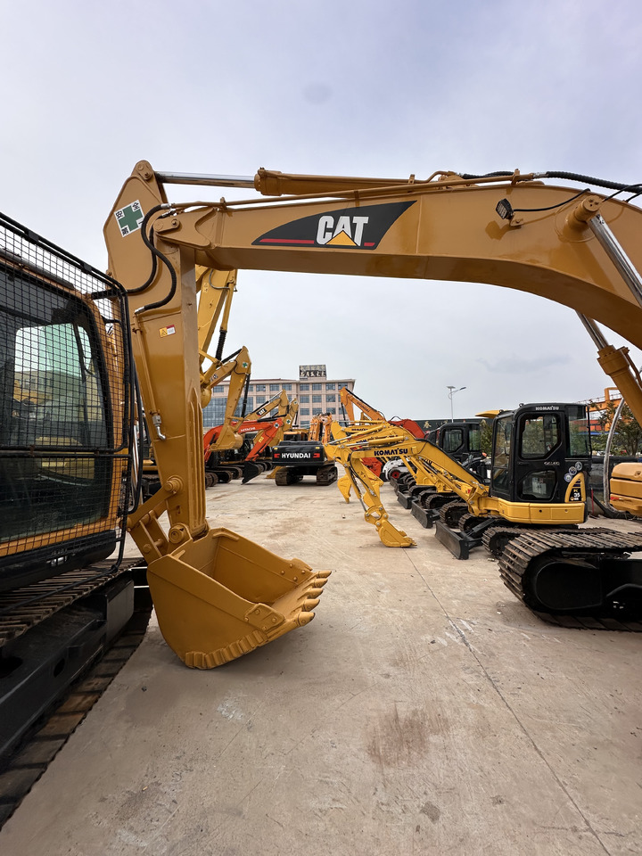 CATERPILLAR 320CL used excavator good condition for sale - Bager goseničar: slika 3 CATERPILLAR 320CL used excavator good condition for sale - Bager goseničar: slika 3