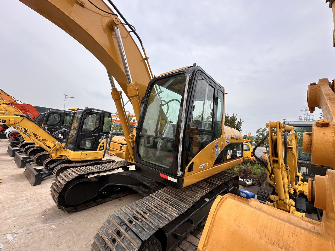 CATERPILLAR 320CL used excavator good condition for sale - Bager goseničar: slika 4 CATERPILLAR 320CL used excavator good condition for sale - Bager goseničar: slika 4
