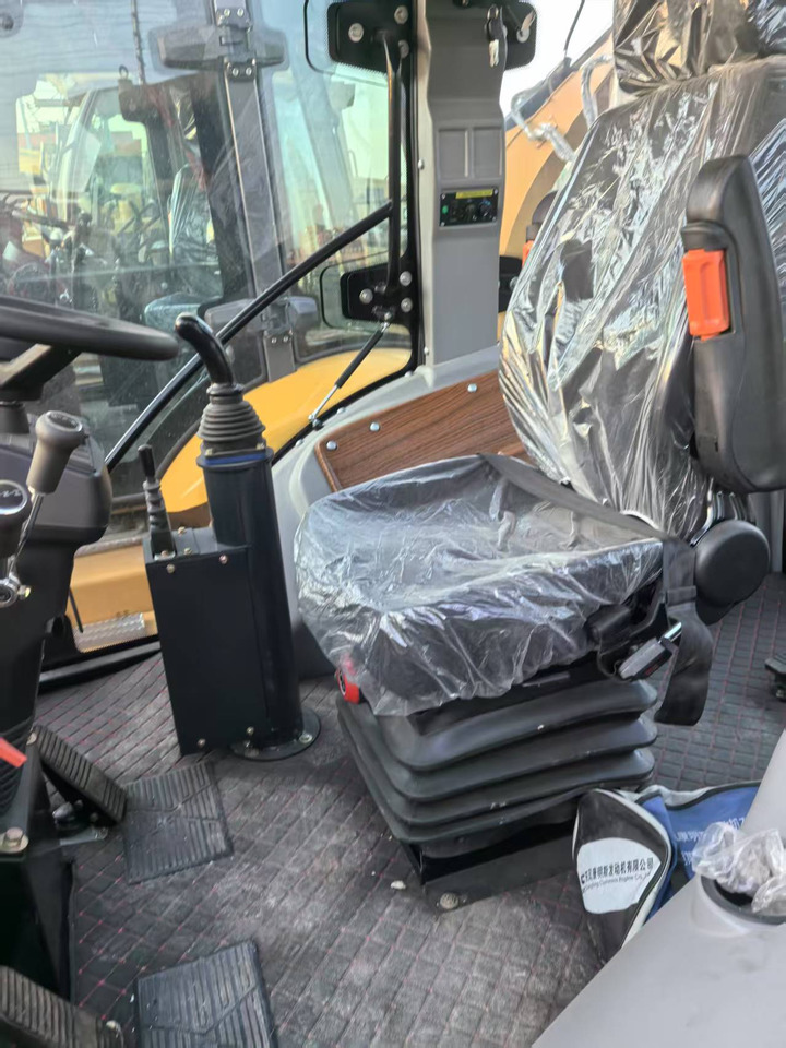 CATERPILLAR 426F new backhoe loader 2025 hot sale jcb - Bager nakladalec: slika 4 CATERPILLAR 426F new backhoe loader 2025 hot sale jcb - Bager nakladalec: slika 4