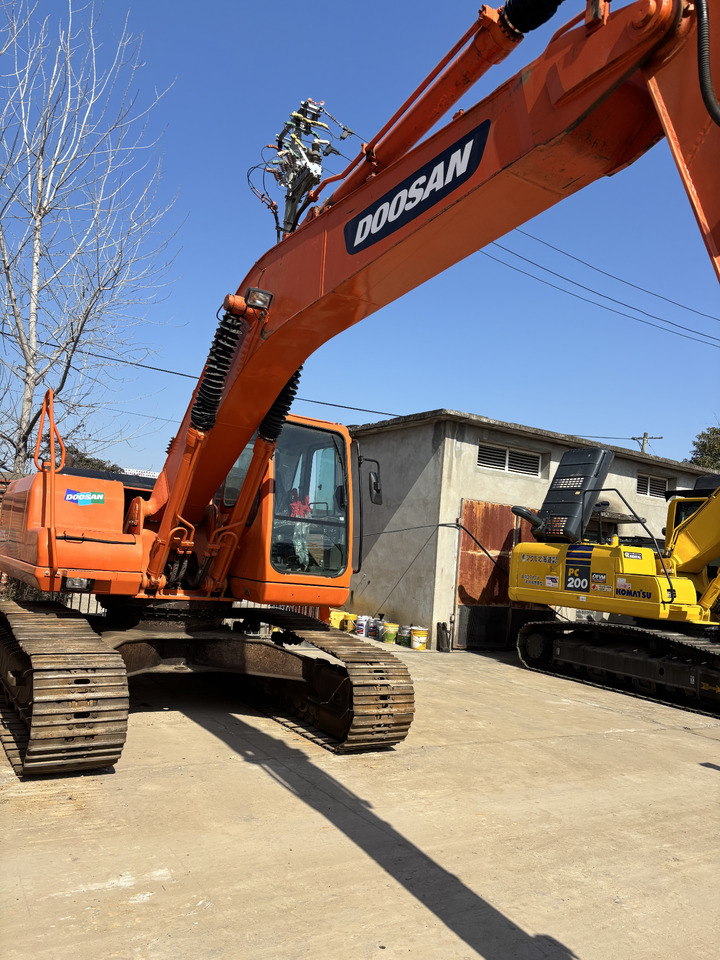 DOOSAN dh225 hot sale used excavator in stock - Bager goseničar: slika 2 DOOSAN dh225 hot sale used excavator in stock - Bager goseničar: slika 2