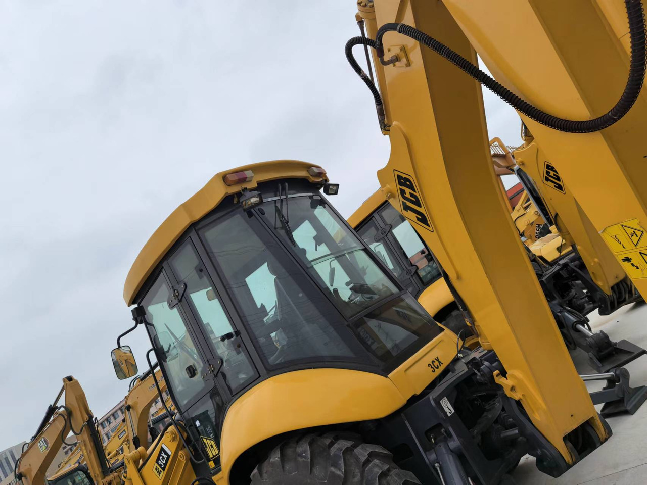 JCB 3CX - Bager nakladalec: slika 4 JCB 3CX - Bager nakladalec: slika 4