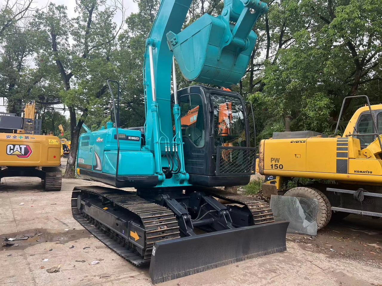 KOBELCO sk140 used excavator good condition for sale - Bager goseničar: slika 2 KOBELCO sk140 used excavator good condition for sale - Bager goseničar: slika 2