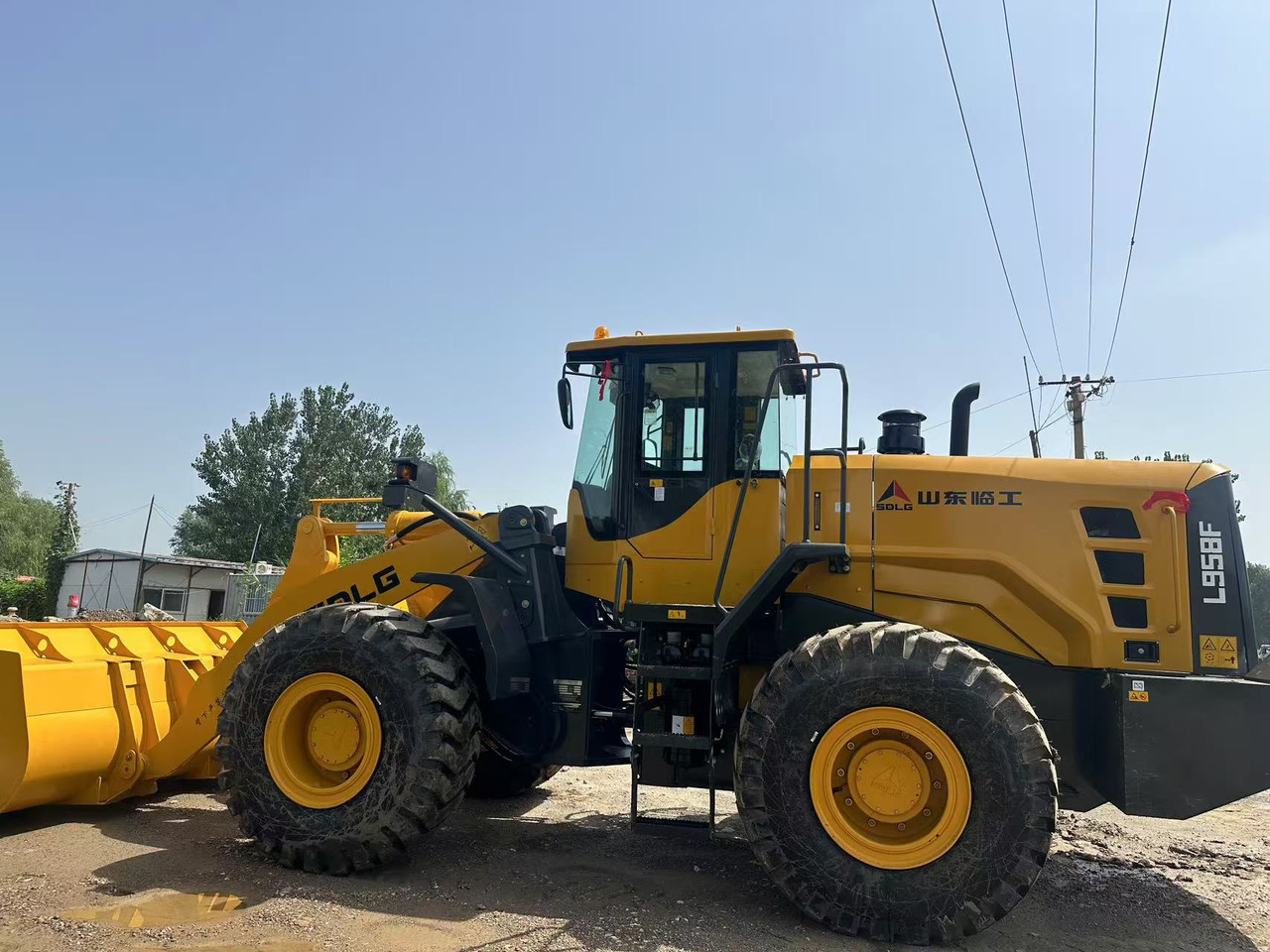 SDLG L958F China brand low price 5 ton class front loader strong power - Kolesni nakladalec: slika 3 SDLG L958F China brand low price 5 ton class front loader strong power - Kolesni nakladalec: slika 3