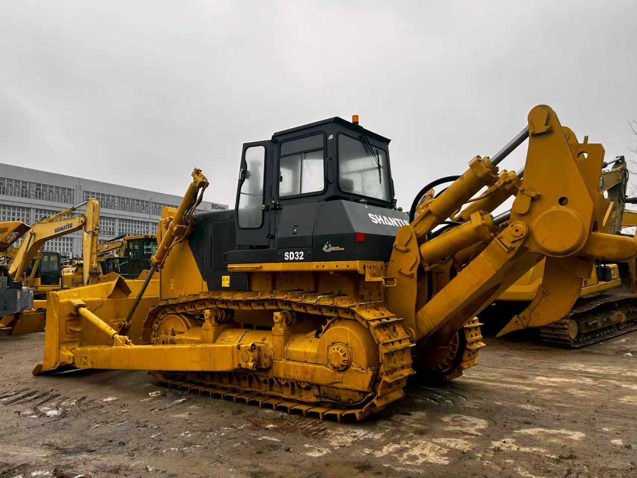 SHANTUI SD32 used bulldozer famous china brand for sale - Buldožer: slika 4 SHANTUI SD32 used bulldozer famous china brand for sale - Buldožer: slika 4