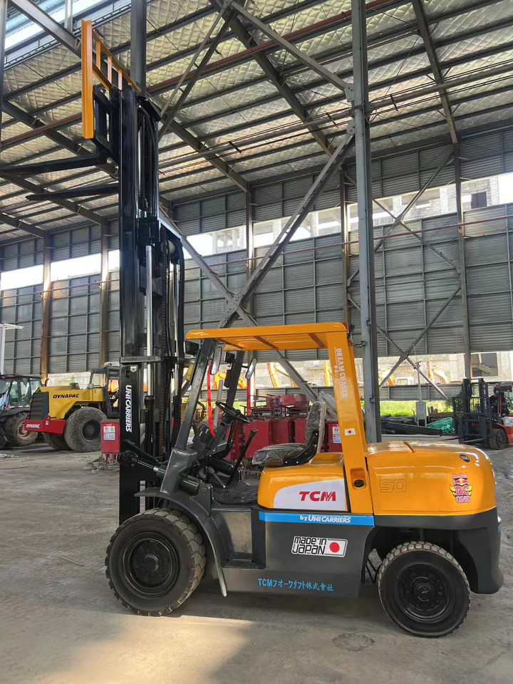 TCM fd50 japan brand original 5 ton diesel forklift 3 section 4.5m Customizable mast clamp side shift - Diesel viličar: slika 2 TCM fd50 japan brand original 5 ton diesel forklift 3 section 4.5m Customizable mast clamp side shift - Diesel viličar: slika 2