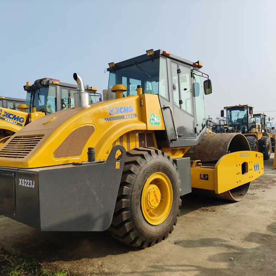 XCMG XS223J used road roller low hours factory price - Kompaktor: slika 3 XCMG XS223J used road roller low hours factory price - Kompaktor: slika 3