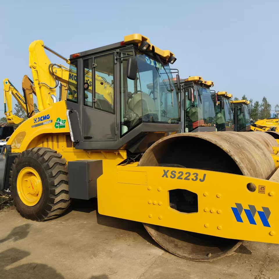 XCMG XS223J used road roller low hours factory price - Kompaktor: slika 1 XCMG XS223J used road roller low hours factory price - Kompaktor: slika 1