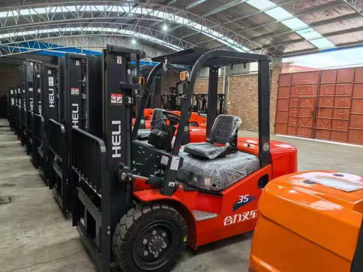 Heli brand new 3.5T diesel forklift(Clamp available) - Diesel viličar: slika 1 Heli brand new 3.5T diesel forklift(Clamp available) - Diesel viličar: slika 1
