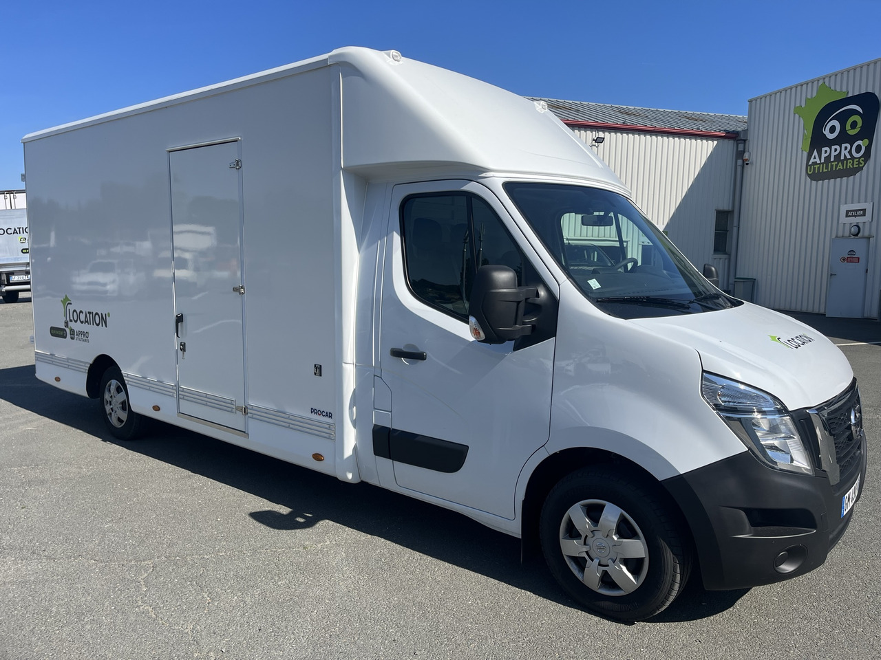 NISSAN INTERSTAR 2.3DCI170 PLANCHE CABINE - Dostavno vozilo z zabojnikom: slika 1 NISSAN INTERSTAR 2.3DCI170 PLANCHE CABINE - Dostavno vozilo z zabojnikom: slika 1