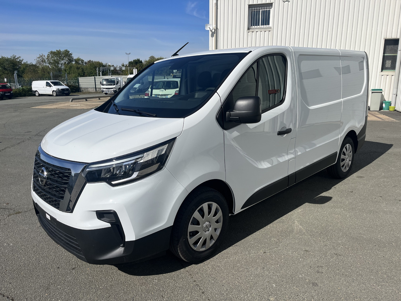 NISSAN Primastar NV300 2.0DCI130 Acenta L1H1 - Furgon: slika 2 NISSAN Primastar NV300 2.0DCI130 Acenta L1H1 - Furgon: slika 2