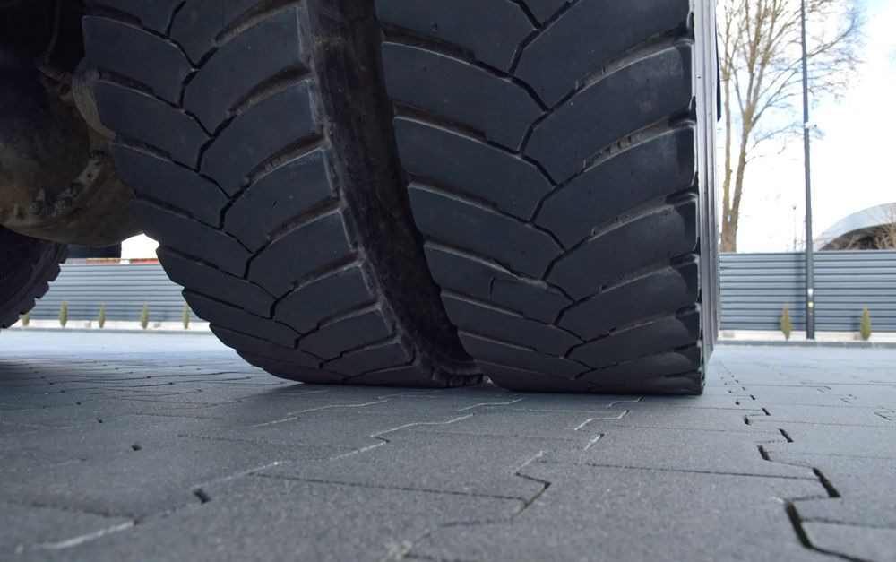 Iveco STRALIS 310 / 4x2 / EURO 6 / WYWROTKA / HYDROBURTA / AUTOMAT / HAK / 2015 / NISKI PRZEBIEG / SPROWADZONY lizing Iveco STRALIS 310 / 4x2 / EURO 6 / WYWROTKA / HYDROBURTA / AUTOMAT / HAK / 2015 / NISKI PRZEBIEG / SPROWADZONY: slika 16 Iveco STRALIS 310 / 4x2 / EURO 6 / WYWROTKA / HYDROBURTA / AUTOMAT / HAK / 2015 / NISKI PRZEBIEG / SPROWADZONY lizing Iveco STRALIS 310 / 4x2 / EURO 6 / WYWROTKA / HYDROBURTA / AUTOMAT / HAK / 2015 / NISKI PRZEBIEG / SPROWADZONY: slika 16