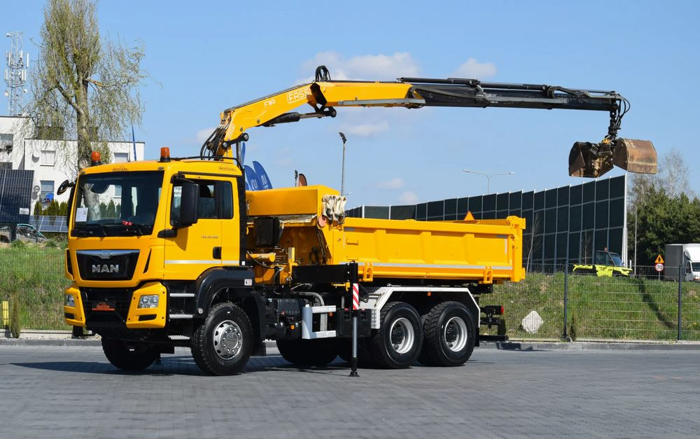 MAN TGS 26.400 / 6x4 / EURO 6 / UDT / HDS FASSI 165 / WYSUW x3 / ROTATOR / CHWYTAK / STEROWANIE RADIOWE / WZMOCNIONA RAMA / WYWROTKA / HYDROBURTA / AUTOMAT / 2017 / NOWE OPONY - 100% / NISKI PRZEBIEG - Tovornjak prekucnik: slika 1 MAN TGS 26.400 / 6x4 / EURO 6 / UDT / HDS FASSI 165 / WYSUW x3 / ROTATOR / CHWYTAK / STEROWANIE RADIOWE / WZMOCNIONA RAMA / WYWROTKA / HYDROBURTA / AUTOMAT / 2017 / NOWE OPONY - 100% / NISKI PRZEBIEG - Tovornjak prekucnik: slika 1