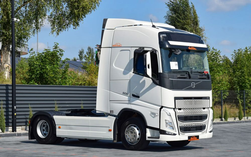 Volvo FH500 / EURO 6 / NOWY MODEL / KLIMATYZACJA POSTOJOWA / ACC / LEDY / 2 ZBIORNIKI PALIWA / FULL SPILERY / 2022 / SERWISOWANY / SPROWADZONY - Vlačilec: slika 3 Volvo FH500 / EURO 6 / NOWY MODEL / KLIMATYZACJA POSTOJOWA / ACC / LEDY / 2 ZBIORNIKI PALIWA / FULL SPILERY / 2022 / SERWISOWANY / SPROWADZONY - Vlačilec: slika 3
