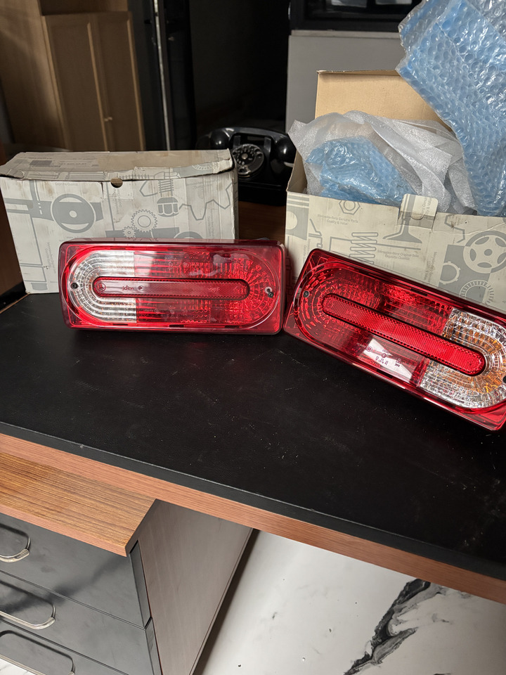 MERCEDES-BENZ G W463 G SERIES TAIL LIGHT - Zadnje luči: slika 1 MERCEDES-BENZ G W463 G SERIES TAIL LIGHT - Zadnje luči: slika 1