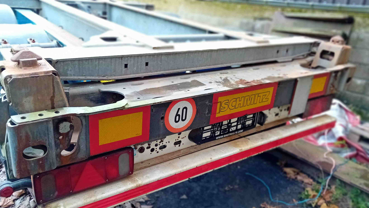 SCHMITZ CARGOBULL châssis porte-conteneur semi-remorque Os - type SGF*3 - adaptable pour conteneur 20' et 40' - Kontejnerska polprikolica/ Polprikolica z zamenljivim tovoriščem: slika 4 SCHMITZ CARGOBULL châssis porte-conteneur semi-remorque Os - type SGF*3 - adaptable pour conteneur 20' et 40' - Kontejnerska polprikolica/ Polprikolica z zamenljivim tovoriščem: slika 4