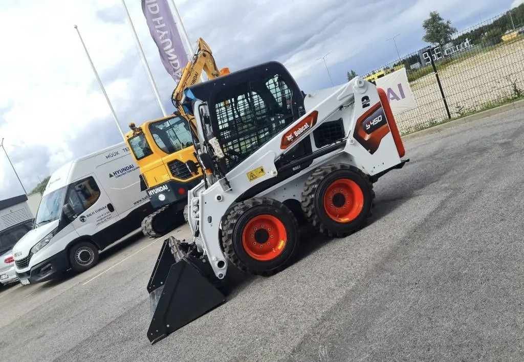 BOBCAT S450 - Mini nakladalec: slika 1 BOBCAT S450 - Mini nakladalec: slika 1