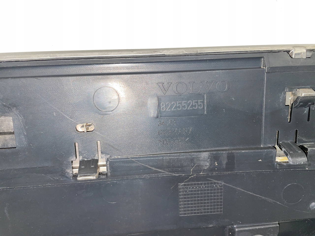 GRILL MASKI ATRAPA VOLVO FH13 FH 13 82255255 - Pokrov motorja za Tovornjak: slika 3 GRILL MASKI ATRAPA VOLVO FH13 FH 13 82255255 - Pokrov motorja za Tovornjak: slika 3