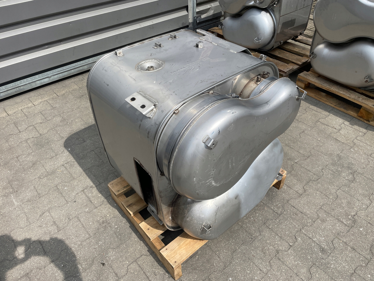 KATALIZATOR MAN TGX TGS EURO 6 DPF TŁUMIK WYDECH 81151036101 - Katalizator za Tovornjak: slika 3 KATALIZATOR MAN TGX TGS EURO 6 DPF TŁUMIK WYDECH 81151036101 - Katalizator za Tovornjak: slika 3