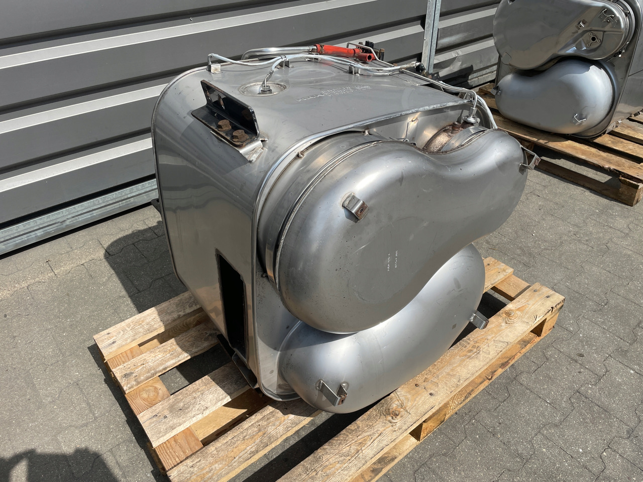 KATALIZATOR MAN TGX TGS EURO 6 DPF TŁUMIK WYDECH 81151036115 - Katalizator za Tovornjak: slika 3 KATALIZATOR MAN TGX TGS EURO 6 DPF TŁUMIK WYDECH 81151036115 - Katalizator za Tovornjak: slika 3