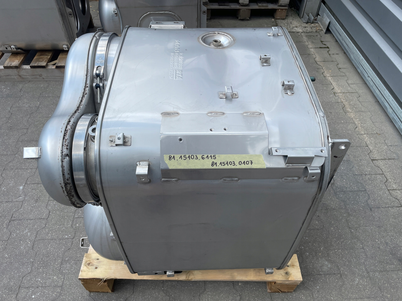 KATALIZATOR MAN TGX TGS EURO 6 DPF TŁUMIK WYDECH 81151036115 - Katalizator za Tovornjak: slika 3 KATALIZATOR MAN TGX TGS EURO 6 DPF TŁUMIK WYDECH 81151036115 - Katalizator za Tovornjak: slika 3