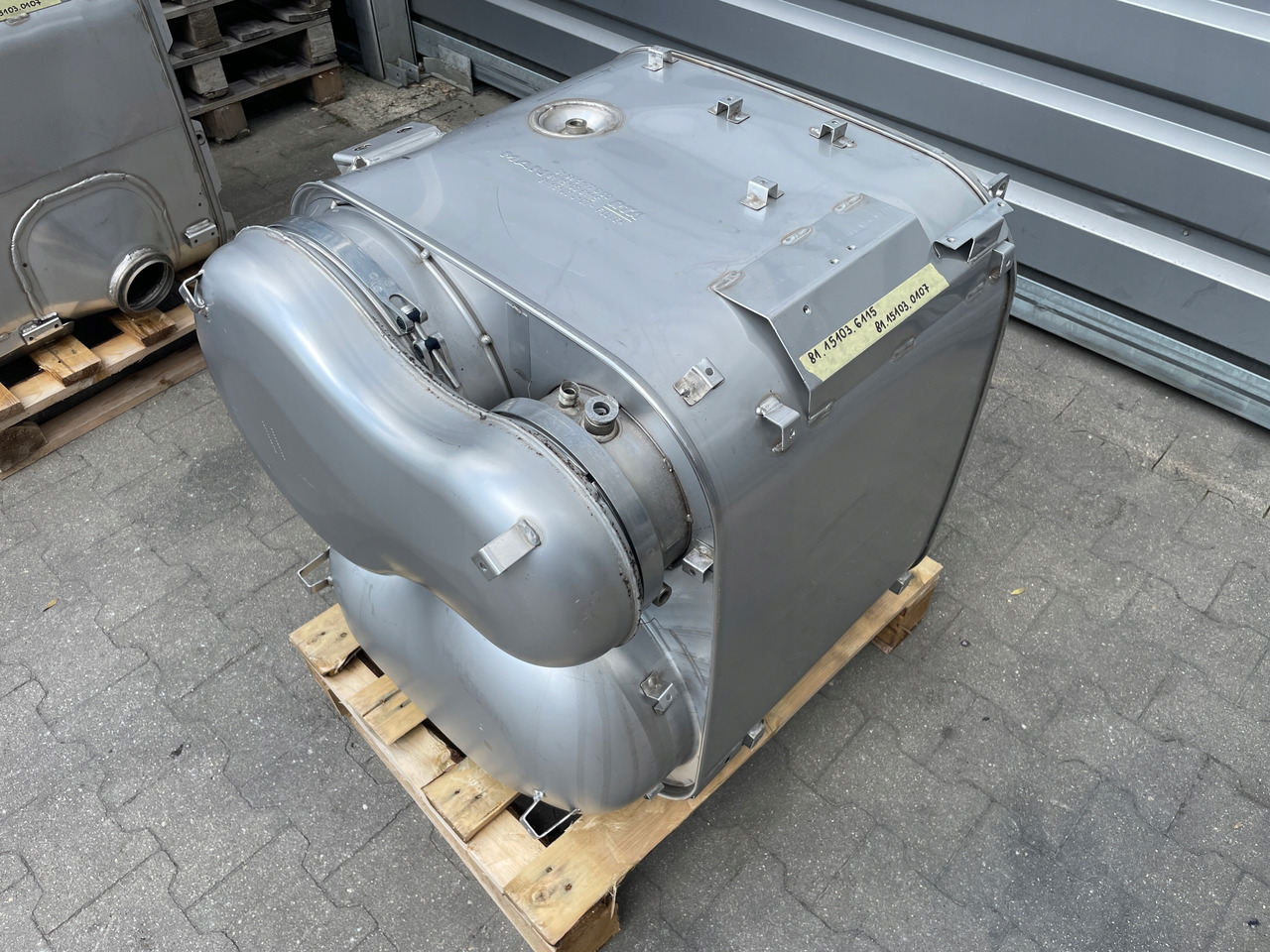 KATALIZATOR MAN TGX TGS EURO 6 DPF TŁUMIK WYDECH 81151036115 - Katalizator za Tovornjak: slika 4 KATALIZATOR MAN TGX TGS EURO 6 DPF TŁUMIK WYDECH 81151036115 - Katalizator za Tovornjak: slika 4