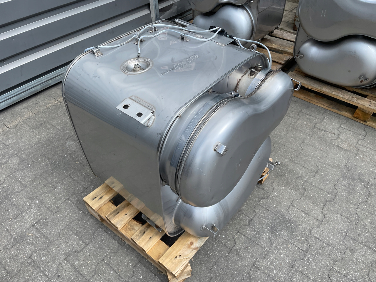 KATALIZATOR MAN TGX TGS EURO 6 DPF TŁUMIK WYDECH 81151036128 - Katalizator za Tovornjak: slika 3 KATALIZATOR MAN TGX TGS EURO 6 DPF TŁUMIK WYDECH 81151036128 - Katalizator za Tovornjak: slika 3