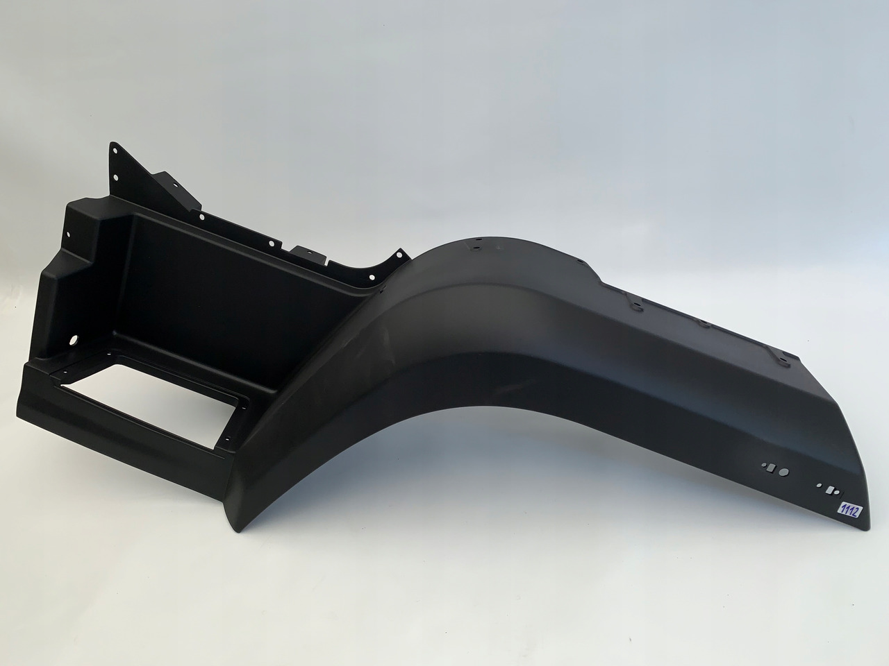 LEWA STOPNICA BŁOTNIK MAN L2000M L 2000 M NR 1112 - Karoserija in zunanjost za Tovornjak: slika 1 LEWA STOPNICA BŁOTNIK MAN L2000M L 2000 M NR 1112 - Karoserija in zunanjost za Tovornjak: slika 1