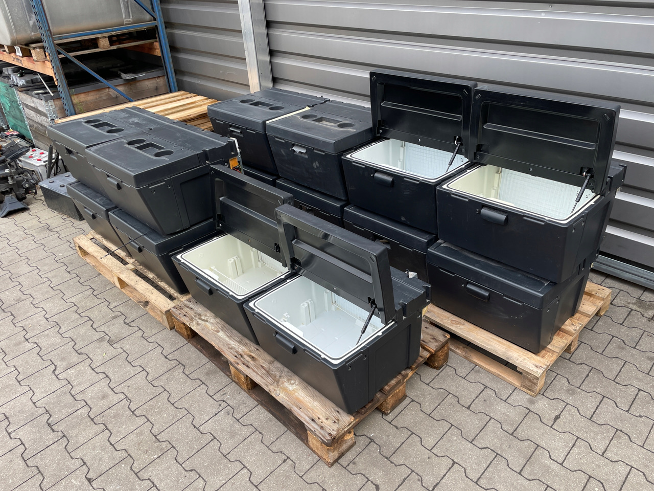 LODÓWKA IVECO HI-WAY HI WAY STRALIS - Kabina in notranjost za Tovornjak: slika 4 LODÓWKA IVECO HI-WAY HI WAY STRALIS - Kabina in notranjost za Tovornjak: slika 4