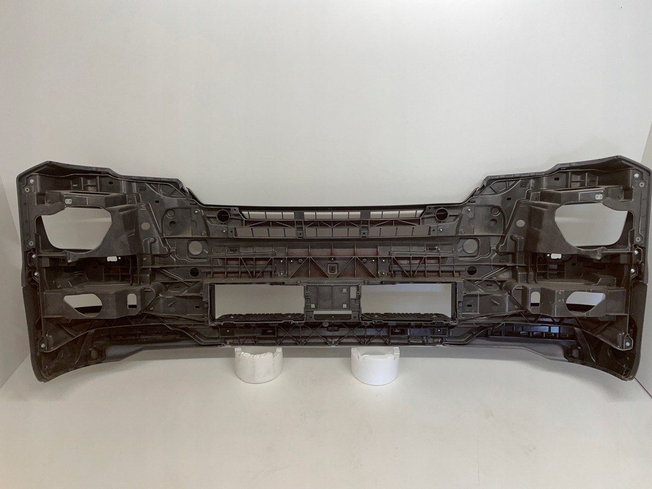 OKULAR STELAŻ OBUDOWA ZDERZAK MAN TG3 TGS3 TGS 3 81416105862 - Odbijač za Tovornjak: slika 5 OKULAR STELAŻ OBUDOWA ZDERZAK MAN TG3 TGS3 TGS 3 81416105862 - Odbijač za Tovornjak: slika 5