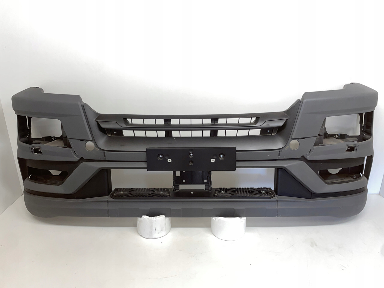 OKULAR STELAŻ OBUDOWA ZDERZAK MAN TG3 TGS3 TGS 3 81416105862 - Odbijač za Tovornjak: slika 1 OKULAR STELAŻ OBUDOWA ZDERZAK MAN TG3 TGS3 TGS 3 81416105862 - Odbijač za Tovornjak: slika 1