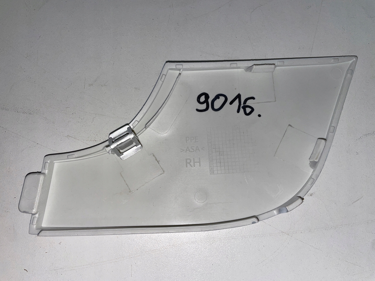 PRAWA ZAŚLEPKA NA HAK MAN TG3 TGX 3 TGX3 81416100994 - Odbijač za Tovornjak: slika 2 PRAWA ZAŚLEPKA NA HAK MAN TG3 TGX 3 TGX3 81416100994 - Odbijač za Tovornjak: slika 2