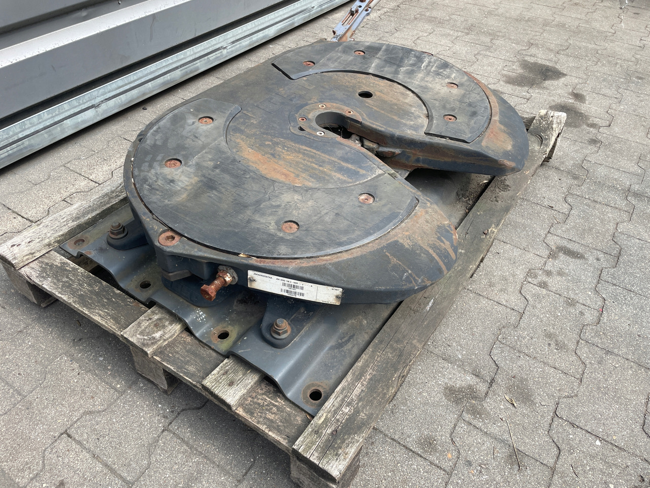 SIODŁO JOST MERCEDES ACTROS MP4 MP 4 A9603170021 - Karoserija in zunanjost za Tovornjak: slika 2 SIODŁO JOST MERCEDES ACTROS MP4 MP 4 A9603170021 - Karoserija in zunanjost za Tovornjak: slika 2