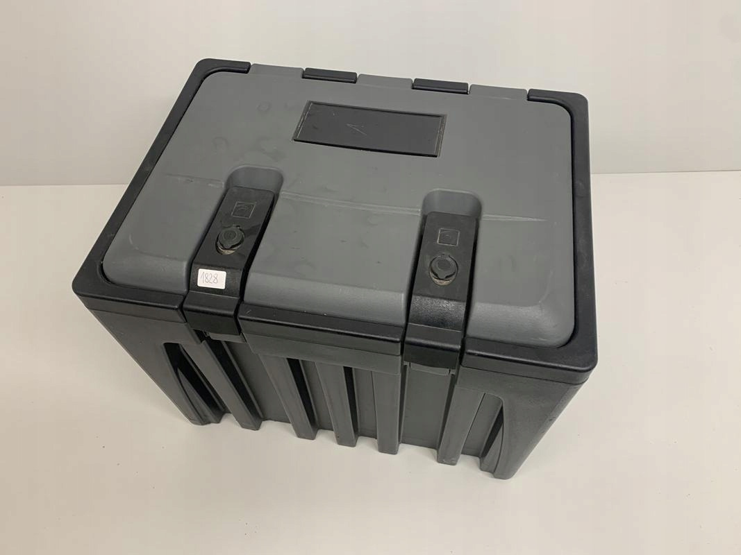 SKRZYNIA NARZĘDZIOWA SCHMITZ KRONE KOGEL WIELTON - Karoserija in zunanjost za Tovornjak: slika 2 SKRZYNIA NARZĘDZIOWA SCHMITZ KRONE KOGEL WIELTON - Karoserija in zunanjost za Tovornjak: slika 2