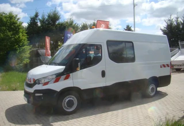 Iveco DAILY 35 S 16 REJESTRACJA NA 6-OSÓB SUPER NA KAMPERA - Furgon: slika 2 Iveco DAILY 35 S 16 REJESTRACJA NA 6-OSÓB SUPER NA KAMPERA - Furgon: slika 2