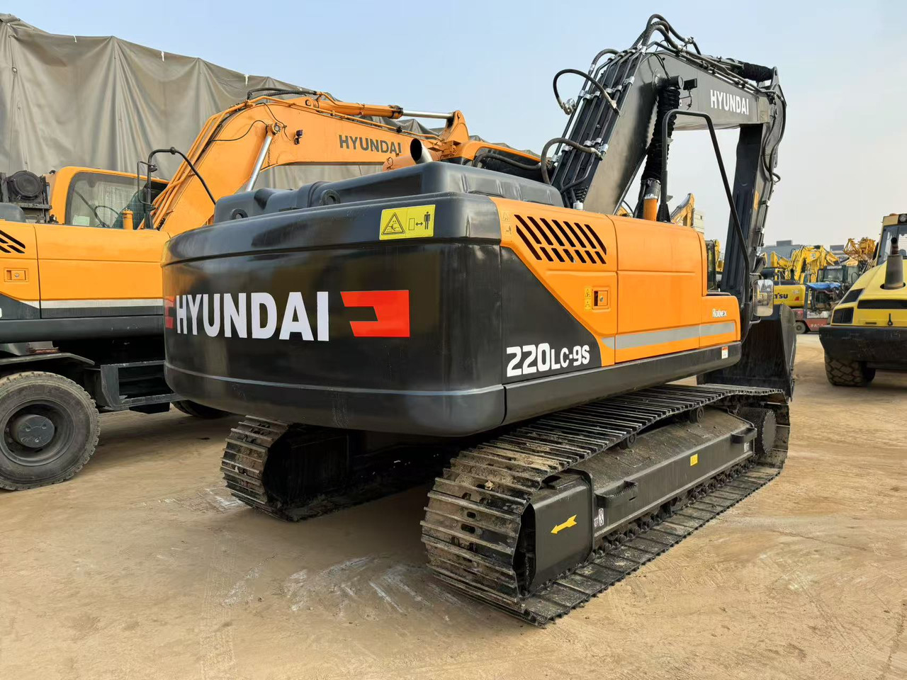 HYUNDAI R220LC-9S - Bager goseničar: slika 1 HYUNDAI R220LC-9S - Bager goseničar: slika 1