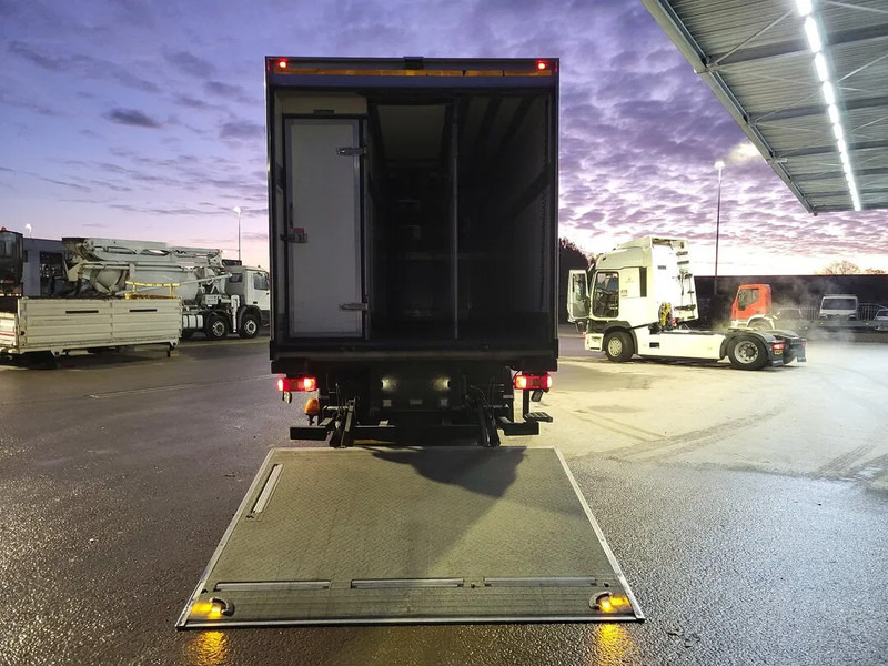Volvo FM 330 Automatic Taillift Clima Cruise PTO LED Refrigerated Truck Euro6 2015 - Tovornjak hladilnik: slika 5 Volvo FM 330 Automatic Taillift Clima Cruise PTO LED Refrigerated Truck Euro6 2015 - Tovornjak hladilnik: slika 5