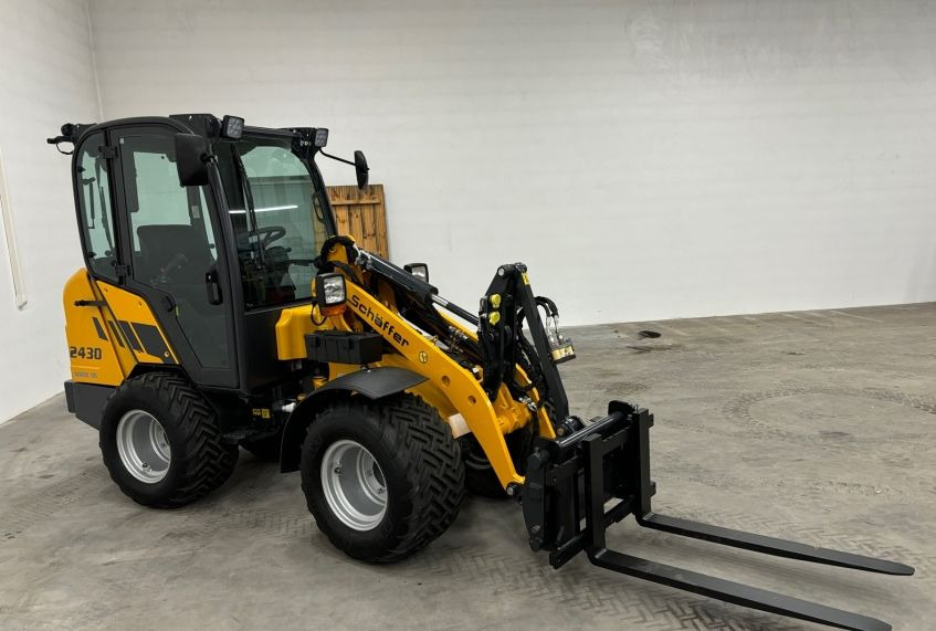 Schäffer 2430 HD - Kompaktni nakladalnik na gosenicah: slika 2 Schäffer 2430 HD - Kompaktni nakladalnik na gosenicah: slika 2