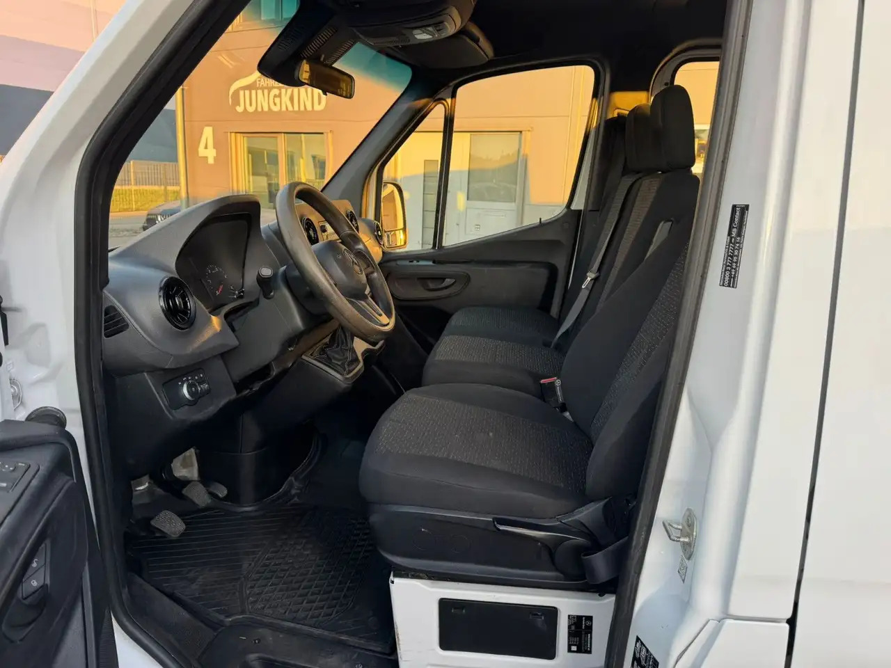 Mercedes-Benz Sprinter 317 CDI Lang DoKa Pritsche AHK 3,5t - Drugi stroj: slika 3 Mercedes-Benz Sprinter 317 CDI Lang DoKa Pritsche AHK 3,5t - Drugi stroj: slika 3