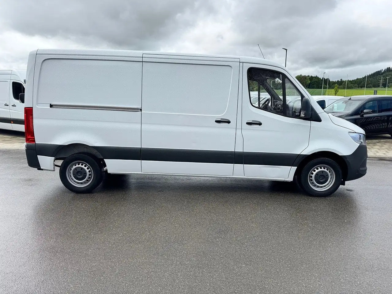Mercedes-Benz Sprinter 215 CDI Flach Lang Klima FWD - Furgon: slika 4 Mercedes-Benz Sprinter 215 CDI Flach Lang Klima FWD - Furgon: slika 4