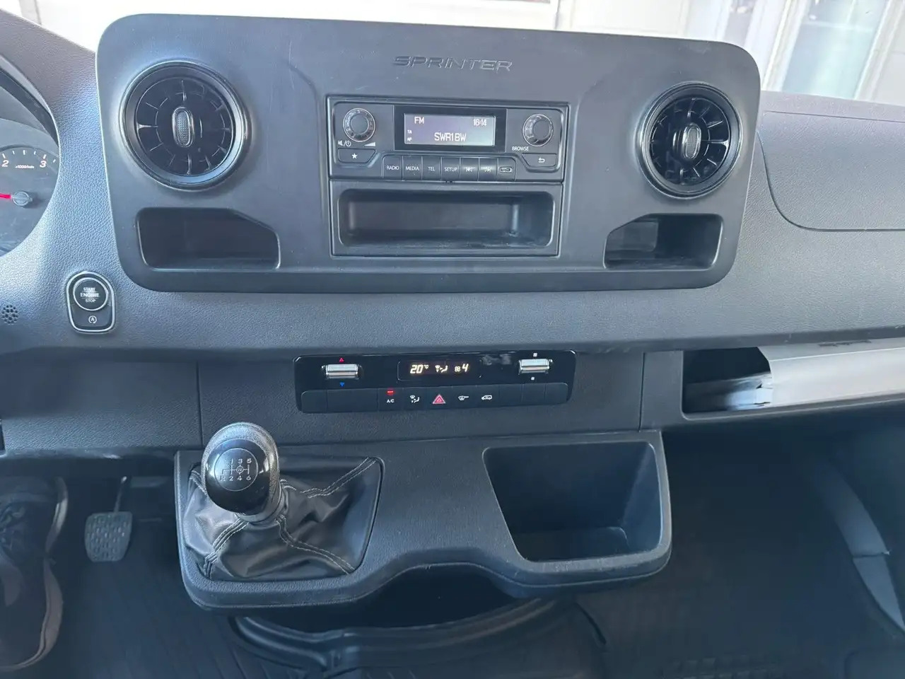 Mercedes-Benz Sprinter 317 CDI Lang DoKa Pritsche AHK 3,5t - Dostavno vozilo s kesonom, Dostavno vozilo z dvojno kabino: slika 5 Mercedes-Benz Sprinter 317 CDI Lang DoKa Pritsche AHK 3,5t - Dostavno vozilo s kesonom, Dostavno vozilo z dvojno kabino: slika 5