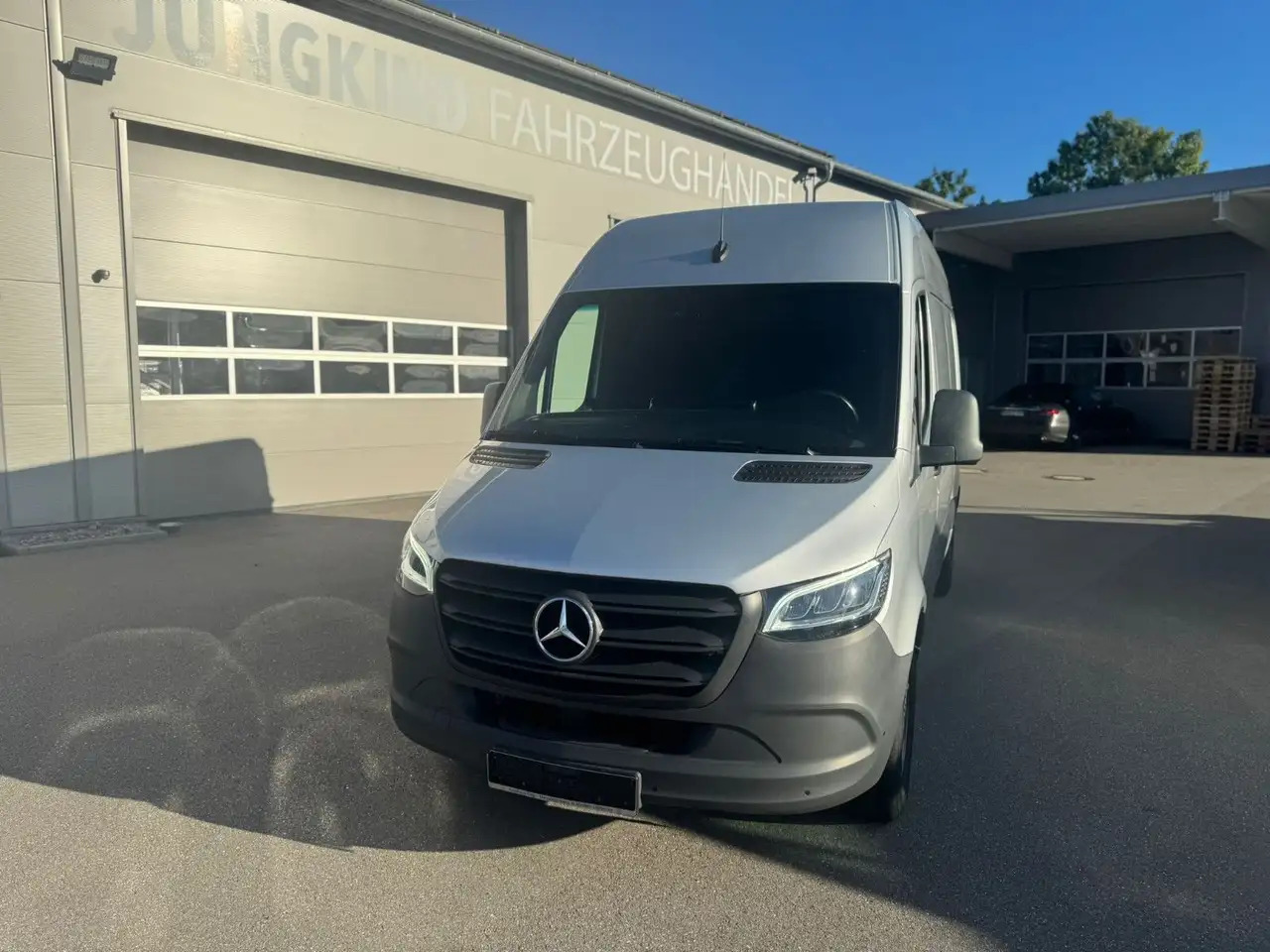 Mercedes-Benz Sprinter 317 CDI Lang Hoch Klima MBUX Silber LED - Furgon: slika 3 Mercedes-Benz Sprinter 317 CDI Lang Hoch Klima MBUX Silber LED - Furgon: slika 3
