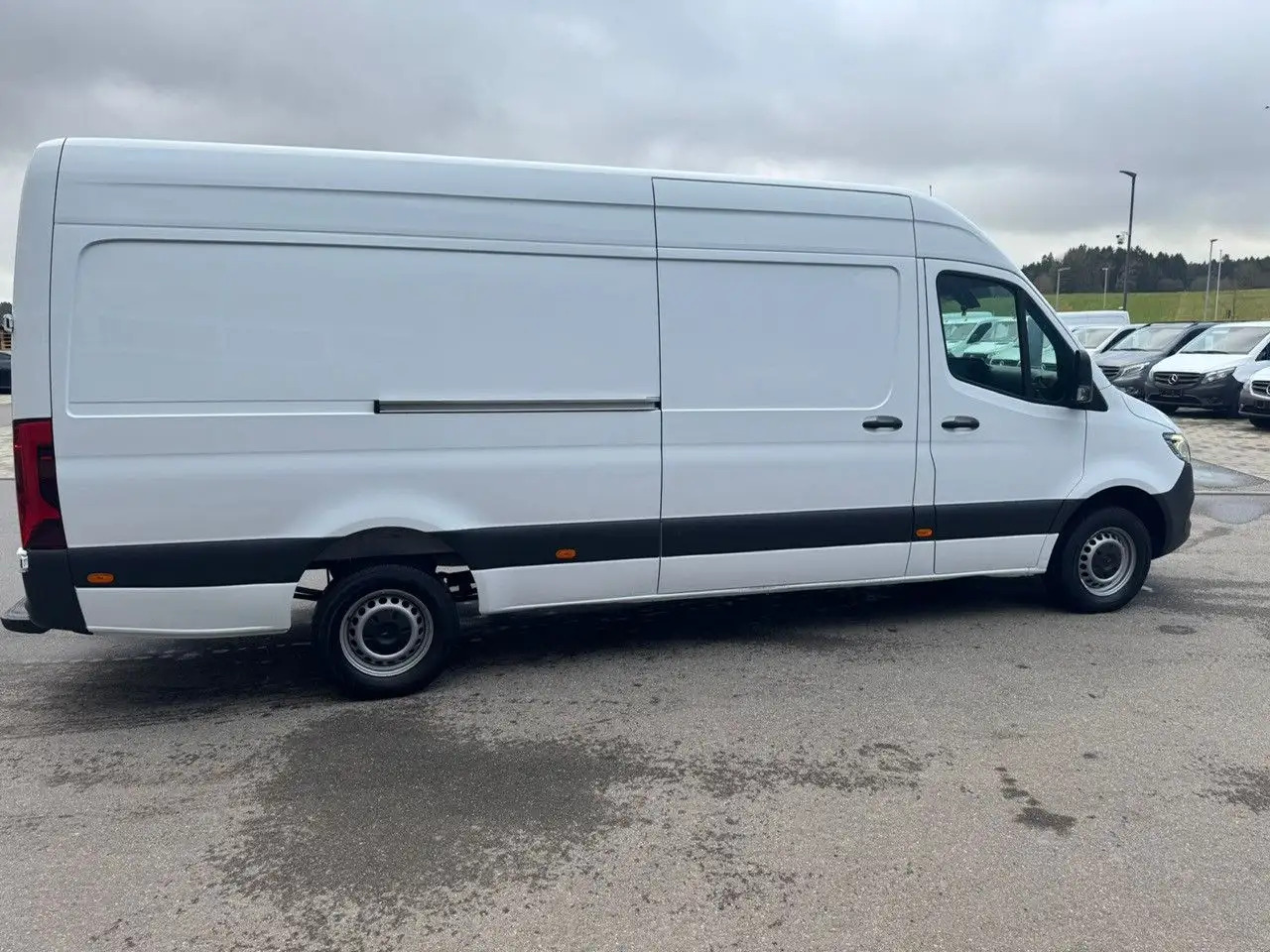 Furgon Mercedes-Benz Sprinter 317 CDI Maxi Lang LED MBUX Klima: slika 9 Furgon Mercedes-Benz Sprinter 317 CDI Maxi Lang LED MBUX Klima: slika 9