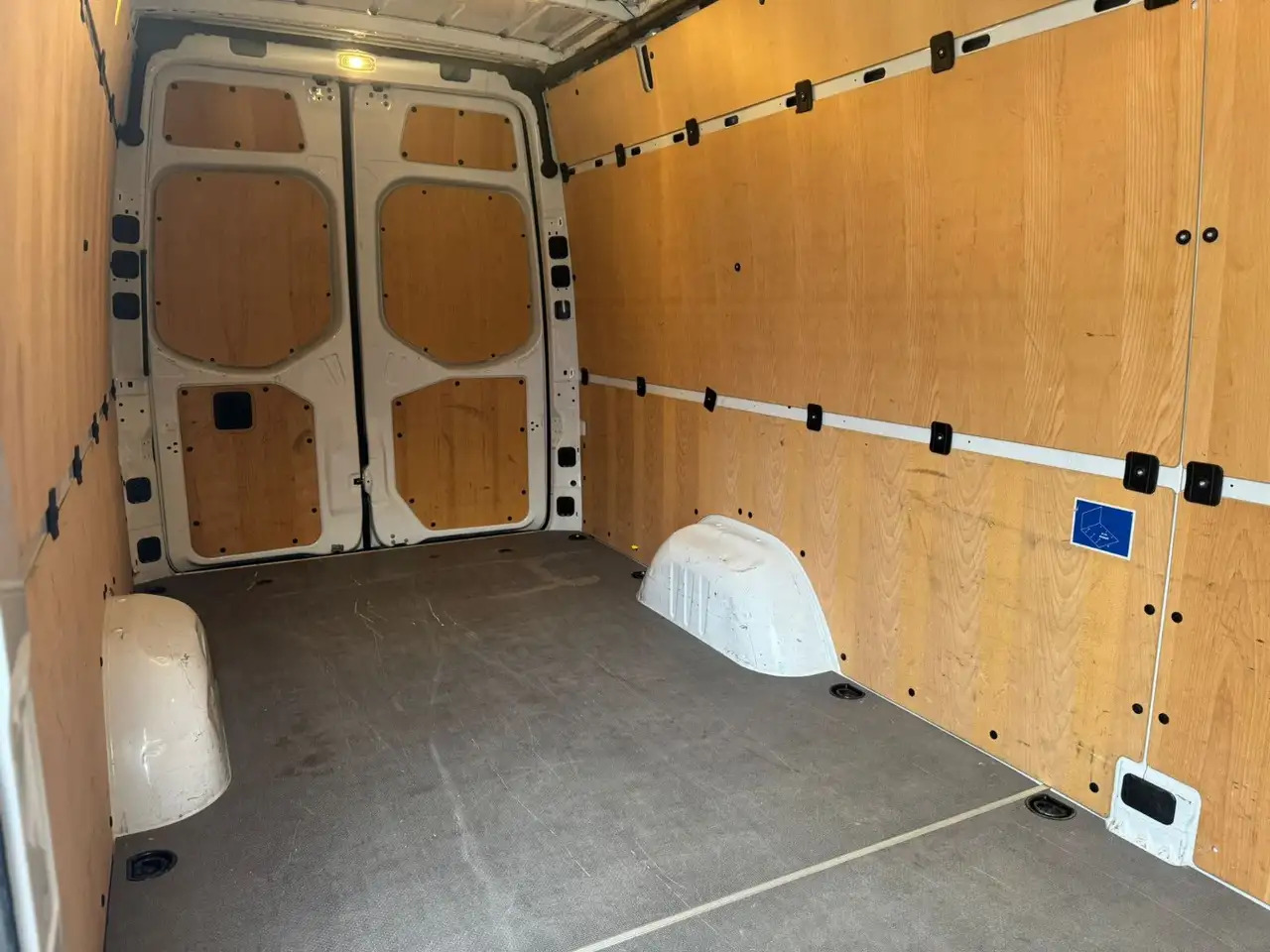 Furgon Mercedes-Benz Sprinter 317 CDI Maxi Lang LED MBUX Klima: slika 14 Furgon Mercedes-Benz Sprinter 317 CDI Maxi Lang LED MBUX Klima: slika 14