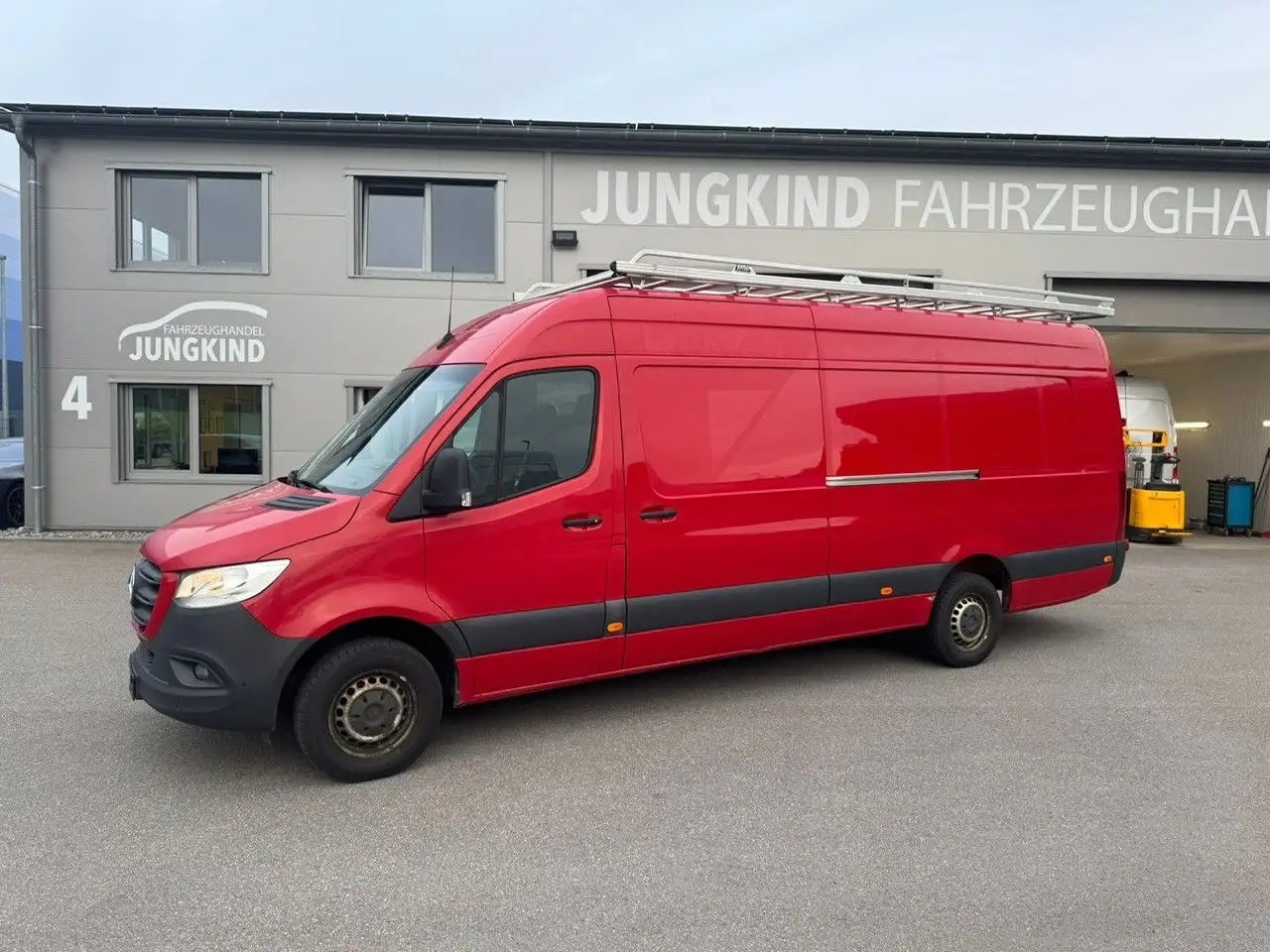 Mercedes-Benz Sprinter 317 CDI Maxi Lang XXL Extralang MBUX - Furgon: slika 1 Mercedes-Benz Sprinter 317 CDI Maxi Lang XXL Extralang MBUX - Furgon: slika 1