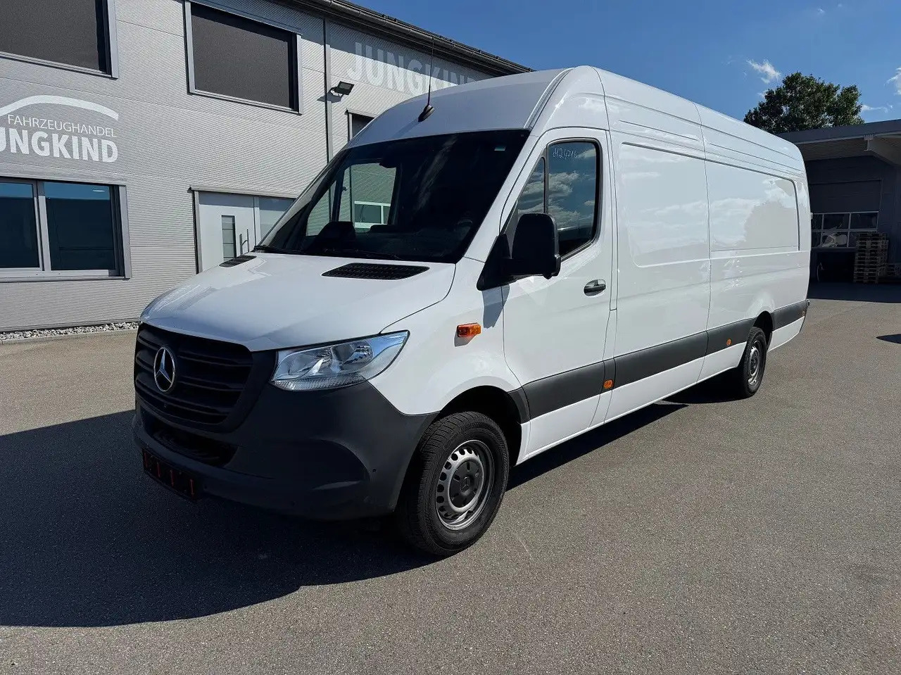 Mercedes-Benz Sprinter 317 CDI Maxi Lang XXL Extralang MBUX - Furgon: slika 1 Mercedes-Benz Sprinter 317 CDI Maxi Lang XXL Extralang MBUX - Furgon: slika 1