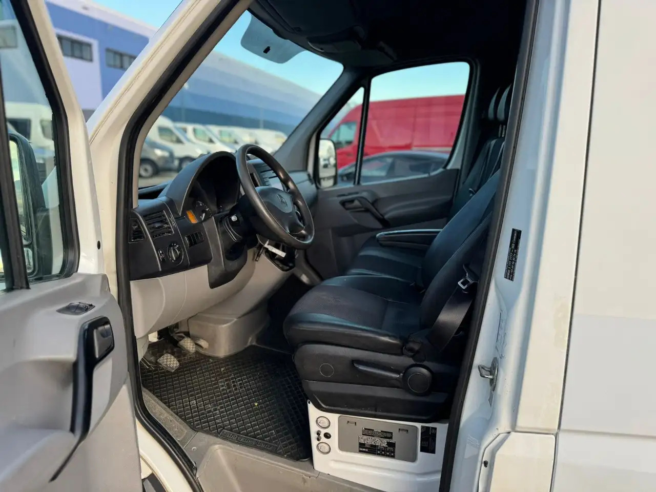 Mercedes-Benz Sprinter 319 CDI Maxi Lang XXL Extralang Mixto - Furgon: slika 3 Mercedes-Benz Sprinter 319 CDI Maxi Lang XXL Extralang Mixto - Furgon: slika 3