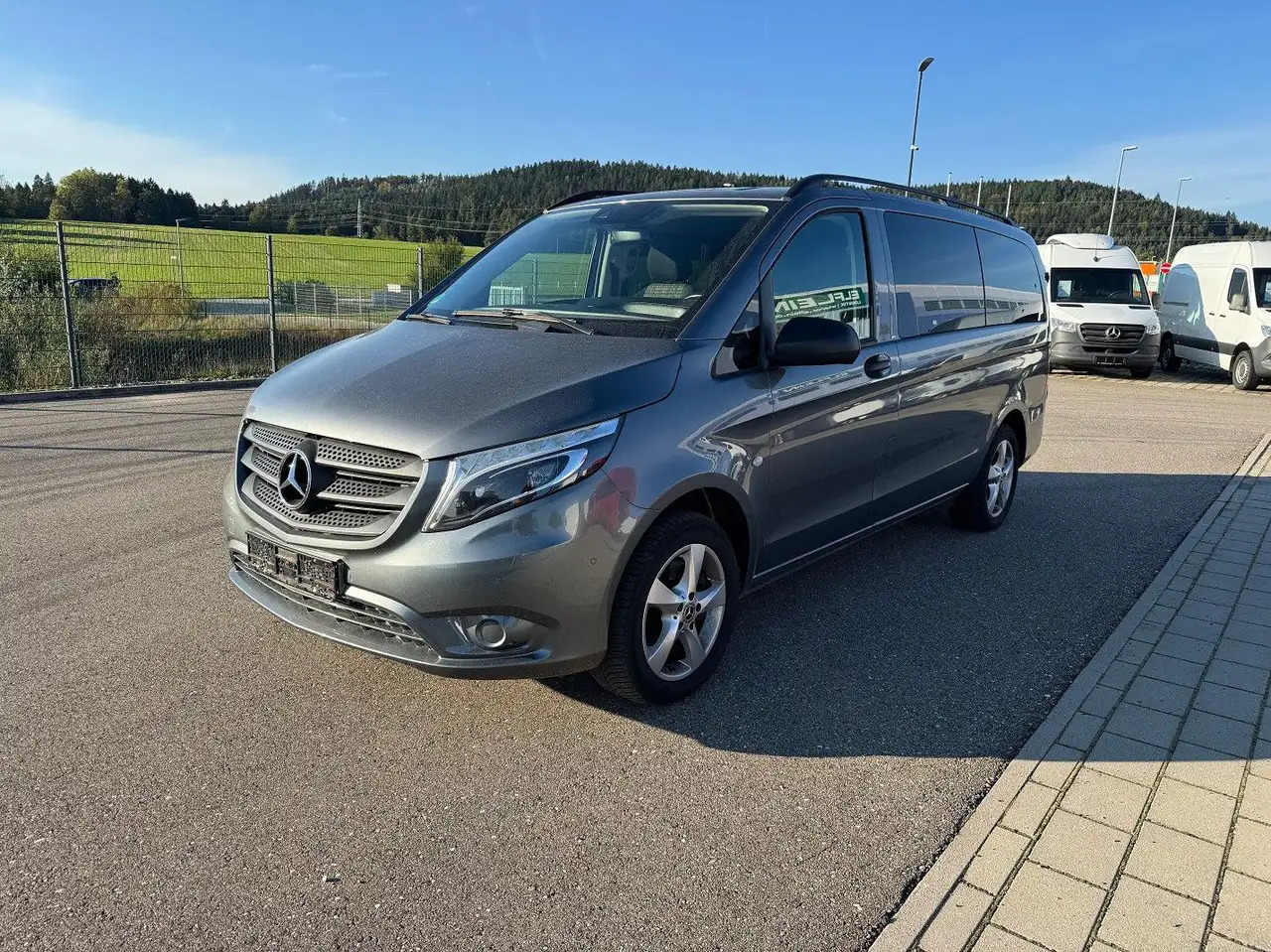 Mercedes-Benz Vito Tourer 119 CDI Edition 4x4 Lang - Avtomobil: slika 1 Mercedes-Benz Vito Tourer 119 CDI Edition 4x4 Lang - Avtomobil: slika 1