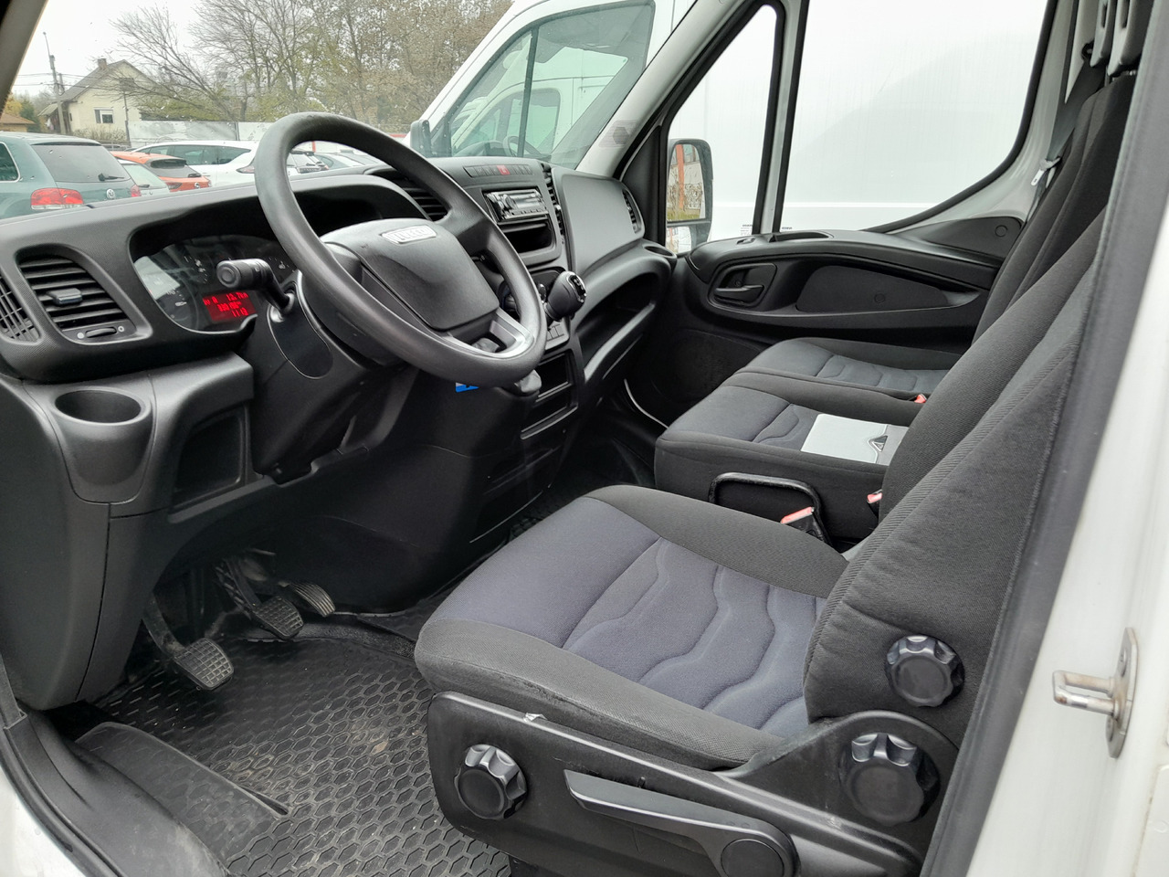 IVECO Daily 35S14 - Dostavno vozilo z zabojnikom: slika 5 IVECO Daily 35S14 - Dostavno vozilo z zabojnikom: slika 5