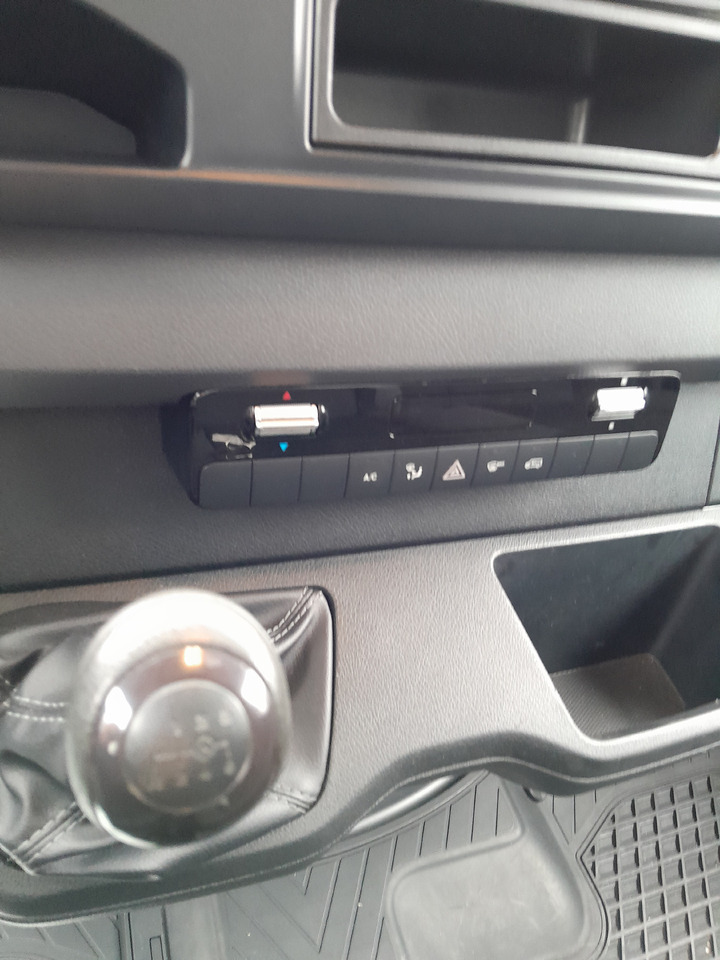 Dostavno vozilo s kesonom MERCEDES-BENZ Sprinter: slika 12